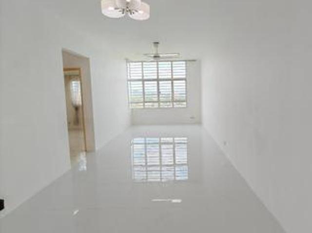 Condominium for sale in Petaling, Subang Jaya
