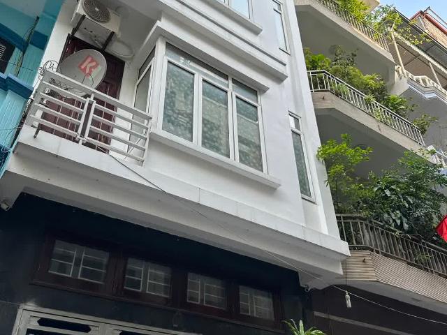Nhà mặt phố bán tại Hoàn Kiếm, Hà Nội