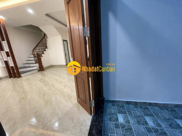 Nhà mặt phố bán