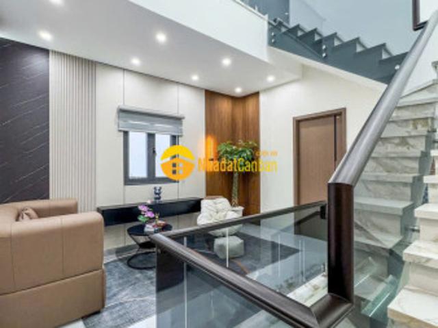 Nhà mặt phố bán