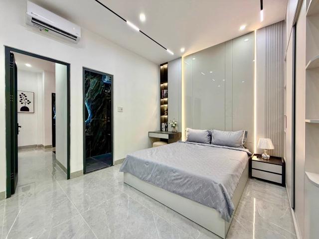 Nhà mặt phố bán