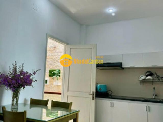 Nhà mặt phố bán