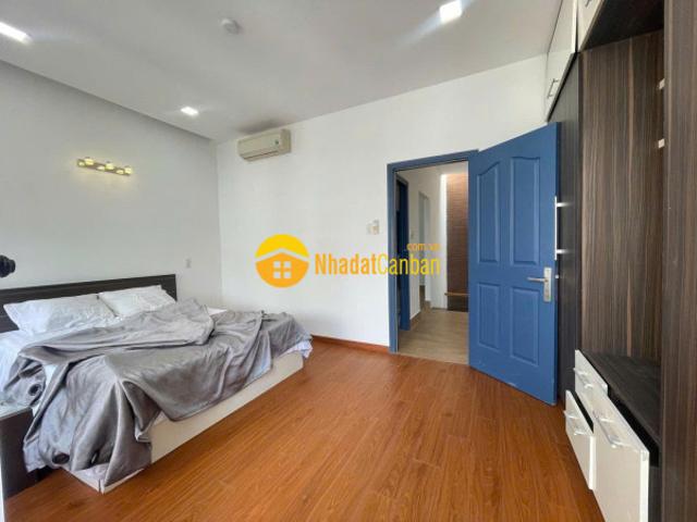 Nhà mặt phố bán