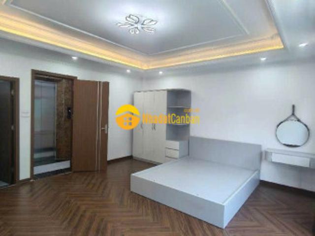 Nhà mặt phố bán