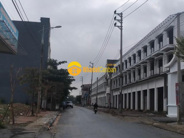 Nhà mặt phố bán