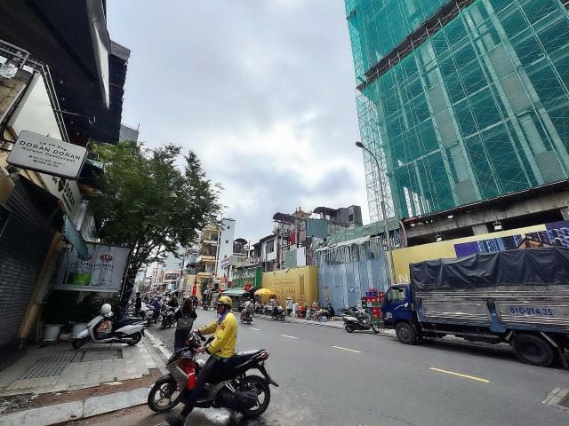 Nhà mặt phố bán