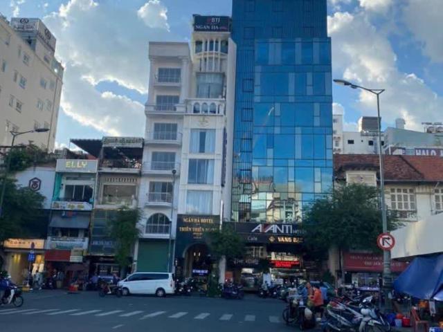 Nhà mặt phố bán tại Khuôn viên UBND Thành phố Hồ Chí Minh, Thành phố Hồ Chí Minh