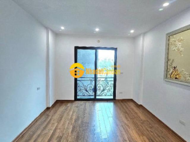 Nhà mặt phố bán