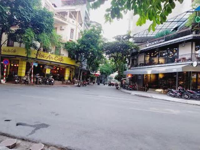 Nhà mặt phố bán tại Hoàn Kiếm, Hà Nội