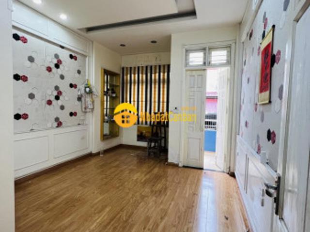 Nhà mặt phố bán