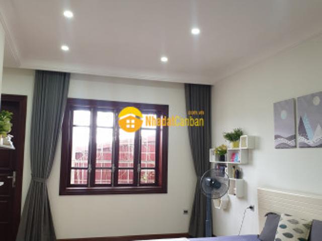Nhà mặt phố bán