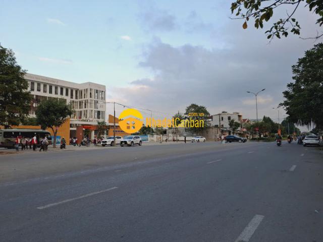Nhà mặt phố bán