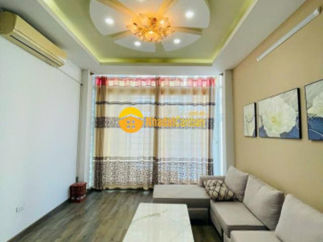 Nhà mặt phố bán