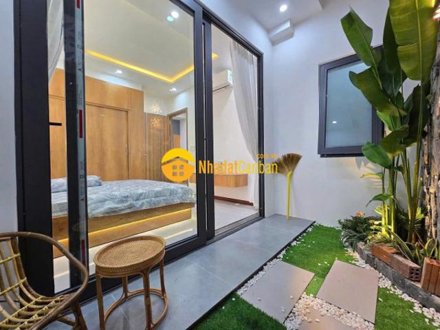 Nhà mặt phố bán