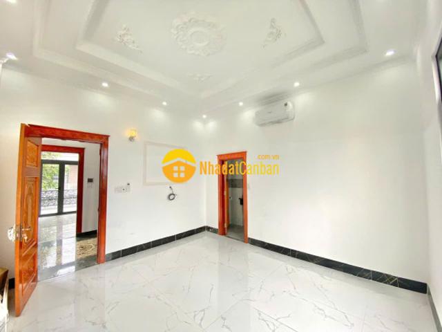 Nhà mặt phố bán