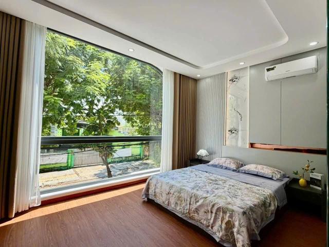Nhà mặt phố bán
