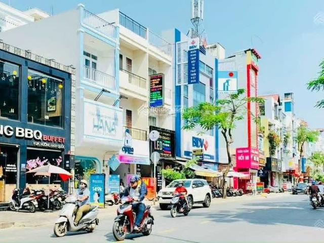 Nhà mặt phố bán tại Khuôn viên UBND Thành phố Hồ Chí Minh, Thành phố Hồ Chí Minh