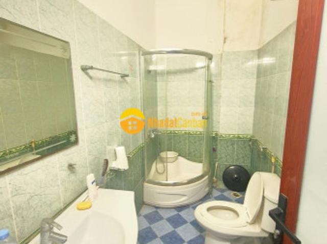 Nhà mặt phố bán