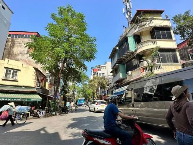 Nhà mặt phố bán tại Hoàn Kiếm, Hà Nội