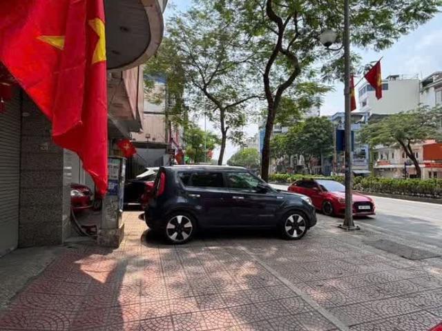 Nhà mặt phố bán tại Hoàn Kiếm, Hà Nội