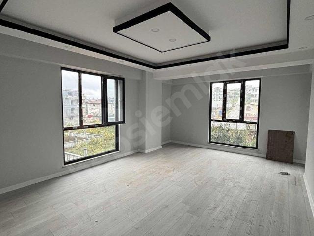 Stadyum, İzmit içerisinde satılık mülk