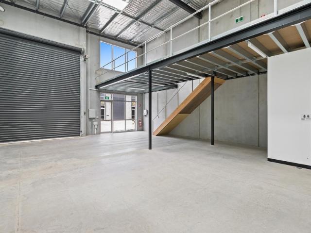 Warehouse for rent in Coburg North, Melbourne