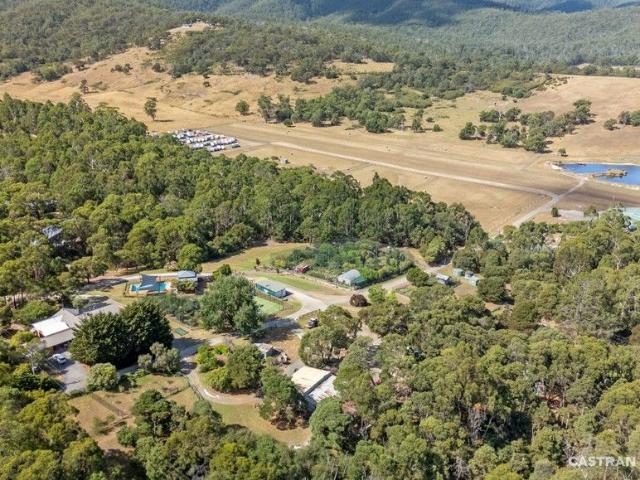 Cottage for sale in Camerons Creek, Victoria