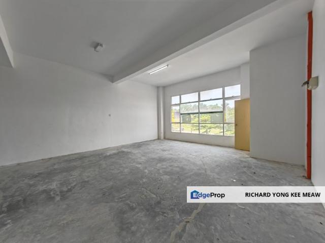 Shop for rent in Bukit Ledang, Johor