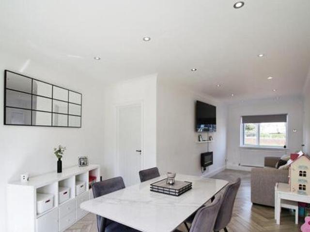 House for sale in Wrenthorpe, West Yorkshire