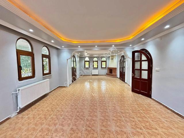 Cumhuriyet Mahallesi, Silivri içerisinde kiralık Villa