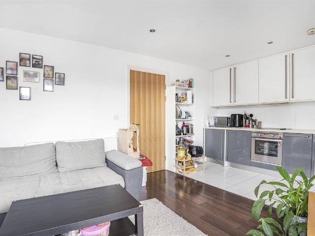 Apartment for rent in London Borough of Lewisham, Deptford