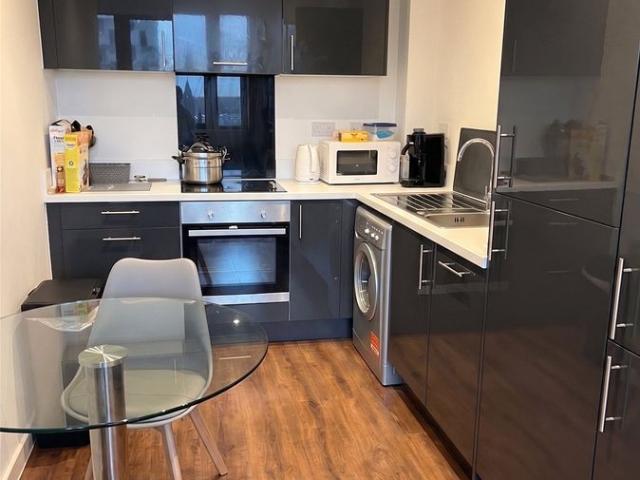 House for rent in Calderstones