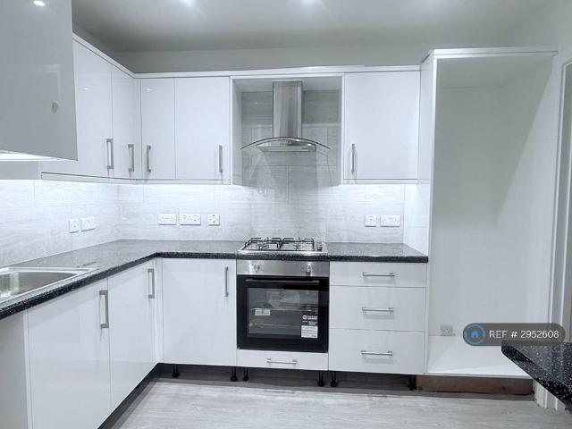 House for rent in Colindale, Greater London