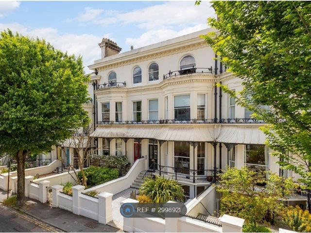 Studio for rent in Brunswick, Brighton & Hove