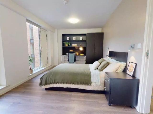 Room for rent in St Luke's, Greater London