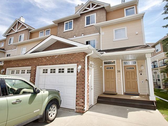 Townhouse for rent in Wedgewood, Alberta