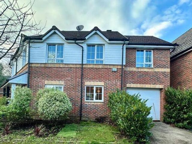 House for sale in Farnborough, Hampshire