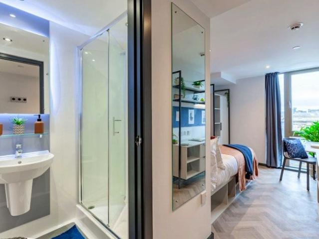 Room for rent in Islington, Calderstones