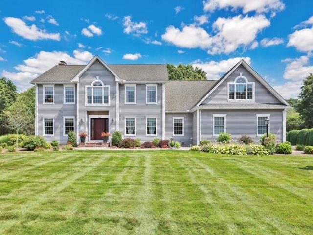 House for sale in Suffield