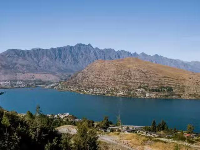 House for sale in Otakou