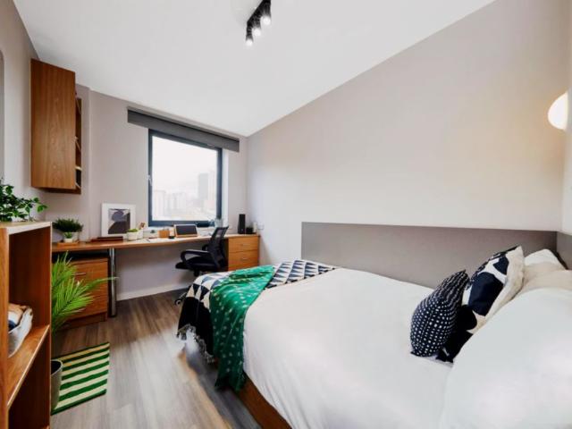 Room for rent in Park Central, Birmingham