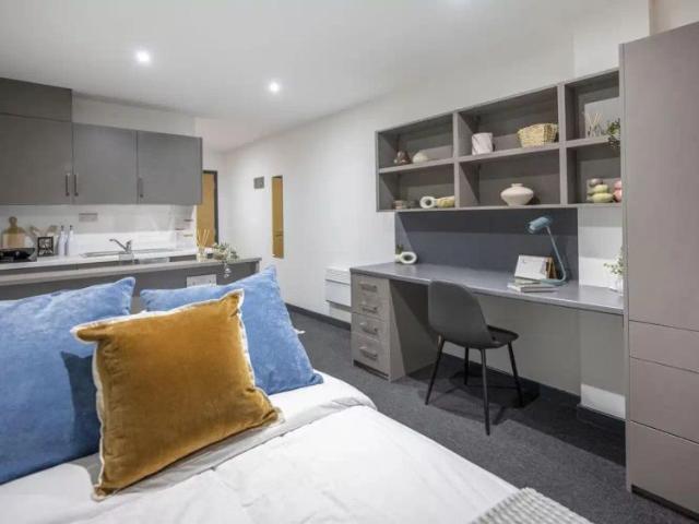 Studio for rent in Stoke, Stoke-on-Trent