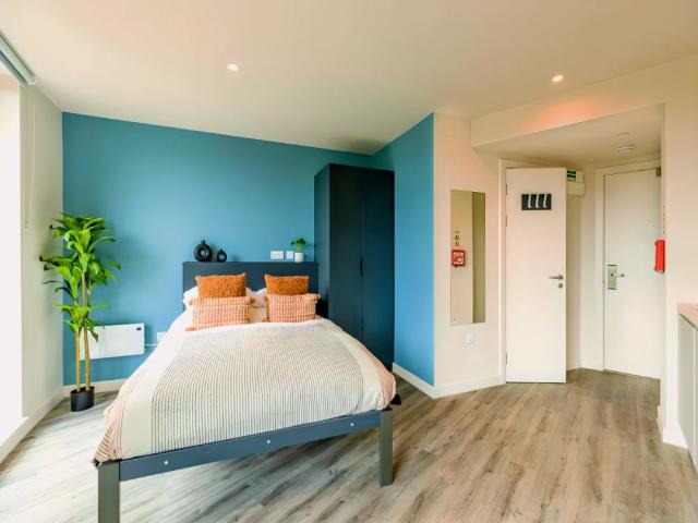 Studio for rent in Stirchley, West Midlands