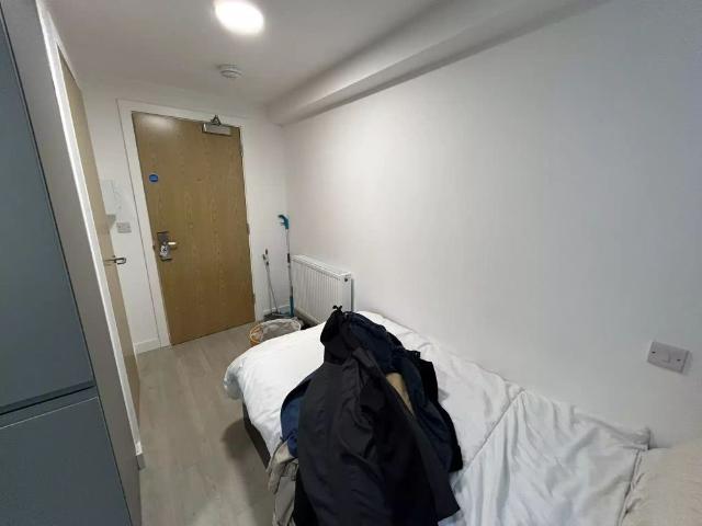 Studio for rent in Old Trafford, Trafford Park