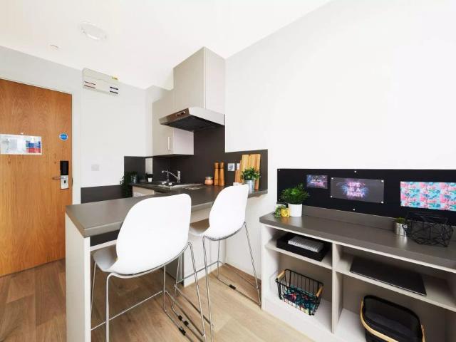 Studio for rent in West Midlands