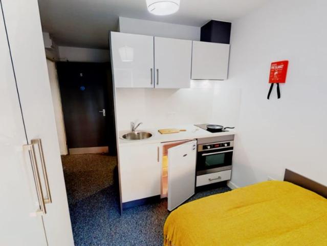 Studio for rent in Ball Hill, West Midlands