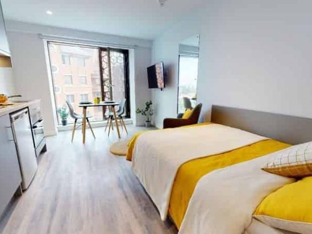 Studio for rent in Leylands, West Yorkshire