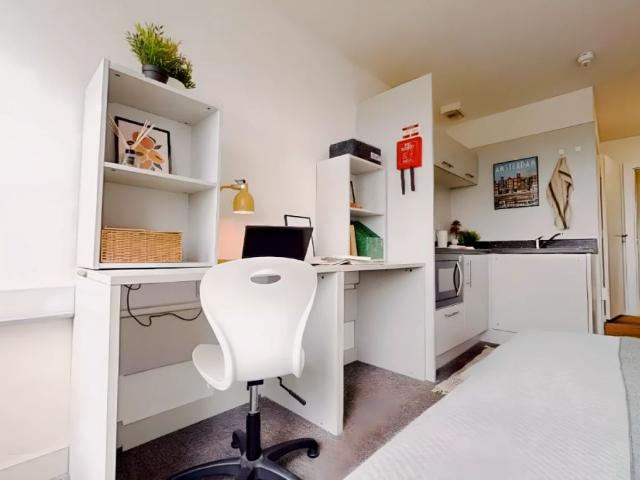 Studio for rent in Haddon, East Midlands
