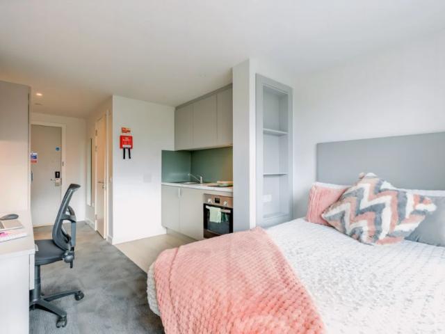 Studio for rent in Scotland