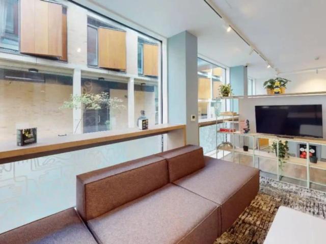 Studio for rent in St Clement's, The Slade